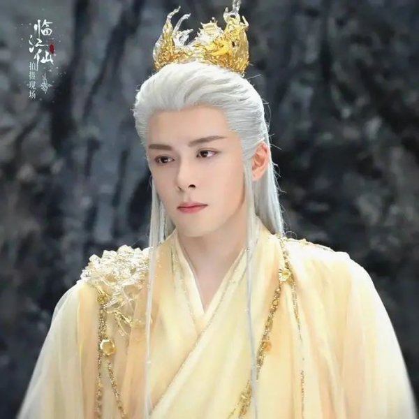 驰牛配资 曾舜晞拼命演戏：富二代靠家里关系还是自己真打拼