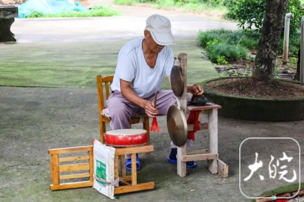 天盈配资 与十番锣鼓“相伴”50余年 他带动周边乡镇形成非遗传承生态圈